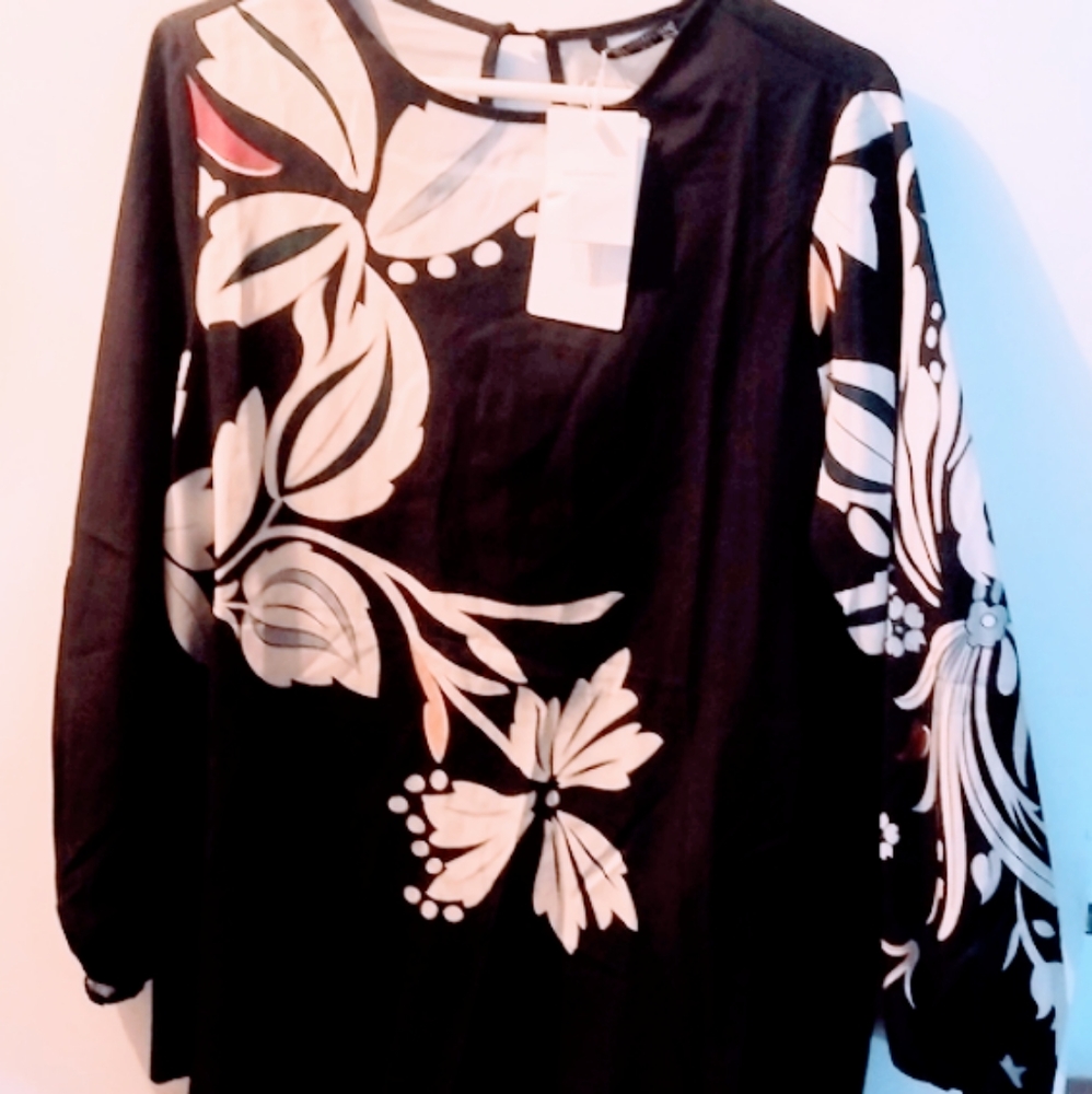 ❤️BNWT Bloomchic🌺Blouse